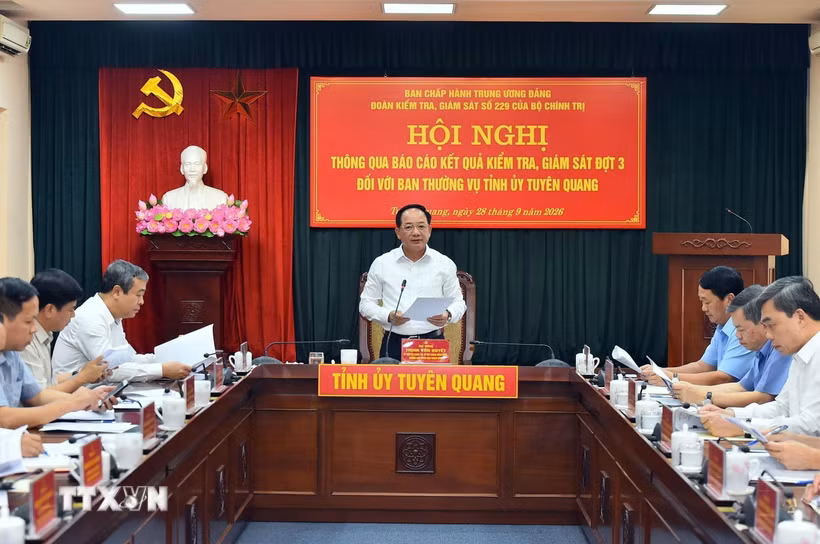 Ủy viên Bộ Chính trị, Bí thư Trung ương Đảng, Trưởng Ban Tuyên giáo Trung ương, Trưởng Đoàn kiểm tra, giám sát Trịnh Văn Quyết chủ trì Hội nghị. (Ảnh: Hoàng Hải/TTXVN)