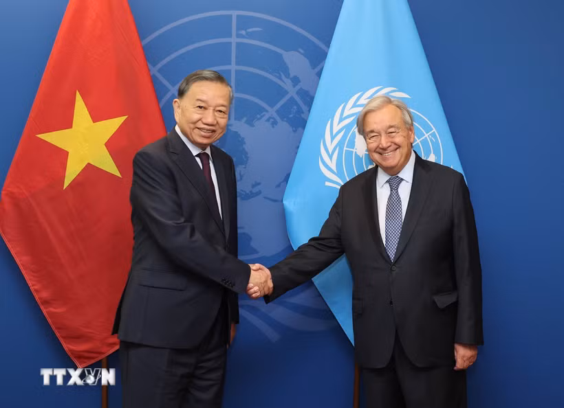 Tổng Bí thư, Chủ tịch nước Tô Lâm gặp Tổng Thư ký Liên hợp quốc António Guterres. (Ảnh: Thống Nhất/TTXVN)