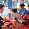 Đội tư vấn hỗ trợ tìm trọ của Trường Đại học Kinh tế-Đại học Huế tích cực hướng dẫn tân sinh viên. (Ảnh minh họa: Văn Dũng/TTXVN)