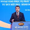 Thủ tướng Lê Minh Hưng phát biểu tại Phiên toàn thể Hội nghị Ngoại giao lần thứ 33. (Ảnh: Dương Giang/TTXVN)