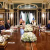 Ngoại trưởng Nga Sergey Lavrov (phải) và Ngoại trưởng Mỹ Marco Rubio (thứ 2, trái) tại cuộc đàm phán ở Riyadh, Saudi Arabia ngày 18/2/2025. (Nguồn: REUTERS/TTXVN)