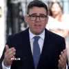 Tân Thủ tướng Anh Andy Burnham phát biểu tại London ngày 20/7/2026. (Ảnh: THX/TTXVN phát)