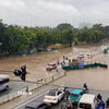 Phố Đàm Quang Trung chìm trong biển nước. (Ảnh: Nhật Anh/TTXVN)