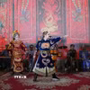 Thay vì thụ động chờ đợi khán giả mua vé vào rạp, Nhà hát Nghệ thuật hát Bội Thành phố Hồ Chí Minh đã chủ động mang di sản đi tìm người xem ở nơi công cộng. (Ảnh: Hữu Duyên/TTXVN)