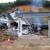 Vào hồi 21 giờ 46 phút ngày 13/7/2025, tại thôn Khe Qué, xã Xuân Ái, tỉnh Lào Cai xảy ra sạt lở đất khiến 2 người chết, 3 người bị thương, 2 ngôi nhà của người dân bị sập đổ hoàn toàn. (Ảnh: Tuấn Anh/TTXVN)