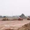 Đường giao thông D1, hoàn trả và kết nối hạ tầng đến Dự án đầu tư xây dựng đường kết nối sân bay Gia Bình với Hà Nội đang tích cực được triển khai. (Ảnh: Thanh Thương/TTXVN)