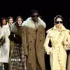 Buổi trình diễn thời trang của hãng Burberry tại Tuần lễ Thời trang London, Anh, ngày 19/2/2024. (Ảnh: THX/TTXVN)