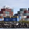 Các container hàng hóa tại cảng Long Beach, bang California, Mỹ. (Ảnh: THX/TTXVN)