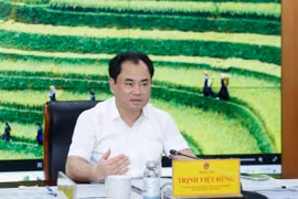 Bộ trưởng Bộ Nông nghiệp và Môi trường Trịnh Việt Hùng chủ trì cuộc họp. (Ảnh: Khương Trung)