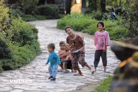 Tình trạng suy dinh dưỡng thể thấp còi ở trẻ em dưới 16 tuổi (trong giai đoạn 2021-2025) đã có chuyển biến tích cực. (Ảnh: Hùng Võ/Vietnam+)