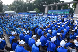 Hơn 1.000 người tham gia hưởng ứng Chiến dịch Làm cho thế giới sạch hơn 2026. (Ảnh: Tùng Đinh)