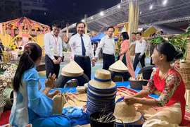 Mở rộng khả năng tiếp cận thị trường cho sản phẩm địa phương. (Ảnh: Yến Bùi/Vietnam+)
