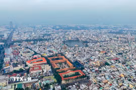 Kết nối cơ sở dữ liệu đất đai. (Ảnh: TTXVN)