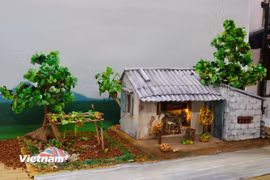 Sản phẩm bánh Trung Thu tiệm tạp hoá do chính Thuỳ Dương nhào nặn và tạo hình. (Ảnh: Bảo Ngọc/Vietnam+)