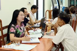 Điều quan trọng của cải cách thủ tục hành chính là mức độ thuận lợi thực chất mà người dân và doanh nghiệp cảm nhận được trong quá trình thực hiện. (Ảnh: Tá Chuyên/TTXVN)