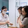 Bên cạnh việc tăng tỷ lệ chi trả, quy định mới còn phản ánh sự linh hoạt trong quản lý và điều hành chính sách y tế quốc gia. (Ảnh: Vietnam+)