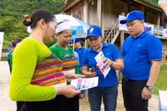 VNPT đã triển khai hỗ trợ khách hàng chuyển đổi sim 4G. (Ảnh: PV/Vietnam+)