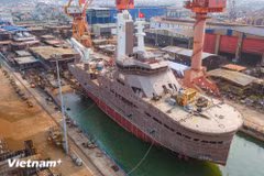 Sự phát triển của công nghiệp đóng tàu còn tạo tiền đề cho hình thành các trung tâm logistics và công nghiệp hàng hải quy mô lớn. (Ảnh: Việt Hùng/Vietnam+)