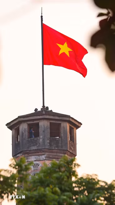 Từ một đất nước nghèo, lạc hậu, Việt Nam đã trở thành một nền kinh tế có quy mô lớn, một quốc gia có độ mở cao, một thành viên tích cực, có trách nhiệm của cộng đồng quốc tế. (Ảnh: Thanh Tùng/TTXVN)