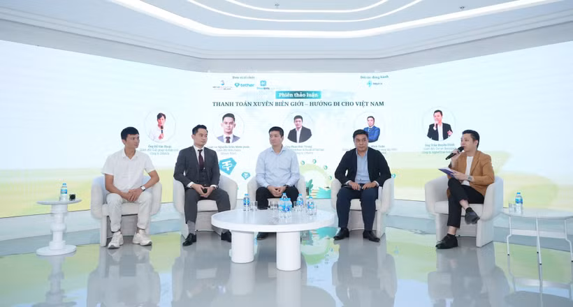 Hội thảo với chủ đề "Thanh toán xuyên biên giới: Xu hướng toàn cầu và giải pháp cho Việt Nam" được tổ chức tại Hà Nội. (Ảnh: PV/Vietnam+)