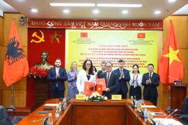 Lễ ký kết Bản ghi nhớ về hợp tác đưa người lao động Việt Nam đi làm việc tại Albania. (Ảnh: BNV/Vietnam+)