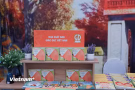 Hội chợ Mùa thu: Ấn tượng gian hàng “Mùa vàng tri thức” của NXB Giáo dục 