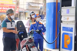 Một cây xăng trên phố Trần Hưng Đạo, Hà Nội. (Ảnh: Trần Việt/TTXVN)