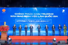 Lễ khai trương Sàn giao dịch việc làm quốc gia. (Ảnh: CTV/Vietnam+)