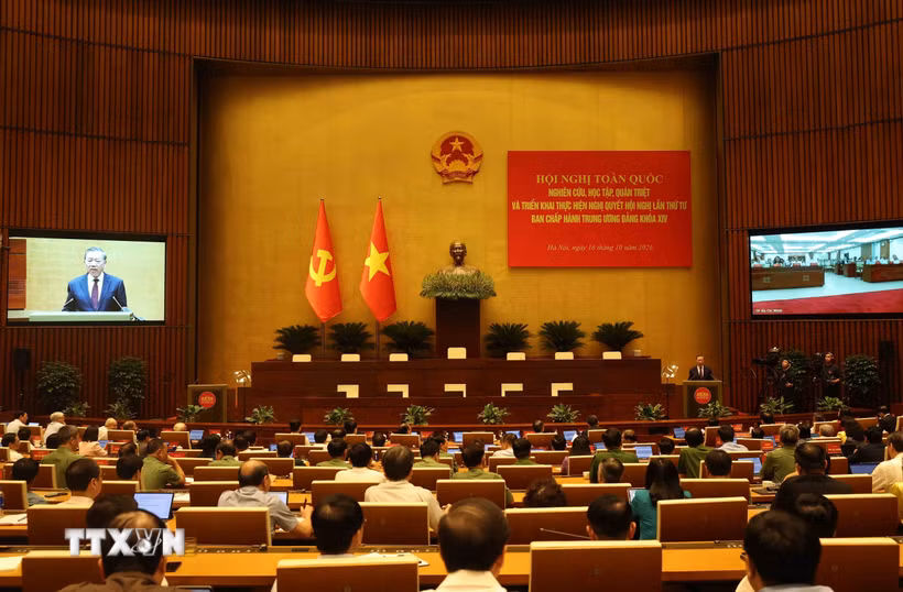 Tổng Bí thư, Chủ tịch nước Tô Lâm phát biểu chỉ đạo tại Hội nghị toàn quốc nghiên cứu, học tập, quán triệt và triển khai thực hiện Nghị quyết Hội nghị lần thứ Tư Ban Chấp hành Trung ương Đảng khóa XIV. (Ảnh: Thống Nhất/TTXVN)