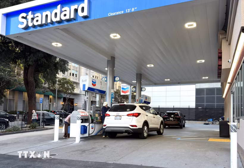 Một trạm bán lẻ dầu xăng tại thành phố San Francisco, một trung tâm văn hóa, thương mại và tài chính ở tiểu bang California của Mỹ. (Ảnh: Ngọc Quang/TTXVN)