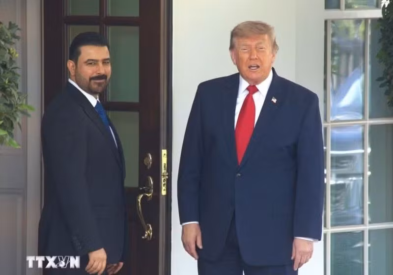 Tổng thống Mỹ Donald Trump và Thủ tướng Iraq Ali al-Zaidi tại cuộc gặp ở Nhà Trắng, Washington, D.C. (Ảnh: THX/TTXVN phát)