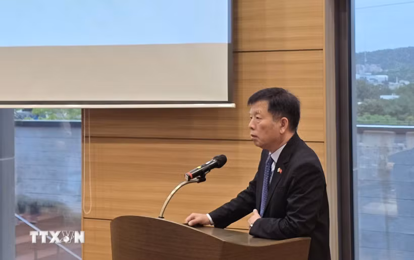 Đại sứ Việt Nam tại Hàn Quốc Vũ Hồ phát biểu tại buổi lễ. (Ảnh: Đức Thắng/TTXVN)
