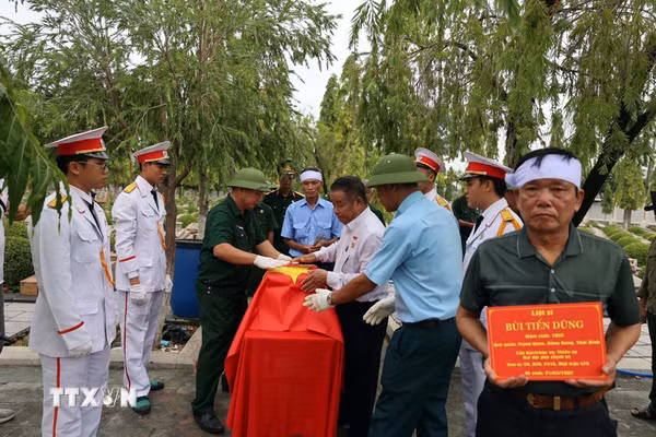 Thành phố Hồ Chí Minh hỗ trợ thân nhân đưa hài cốt liệt sỹ trở về quê hương