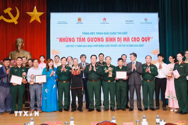 Lan tỏa những tấm gương bình dị, đưa việc học Bác thành hành động tự giác