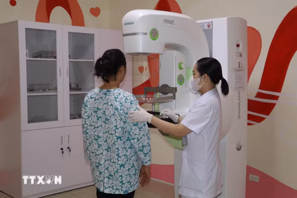Ứng phó với bệnh truyền nhiễm, nâng cao năng lực y tế cơ sở