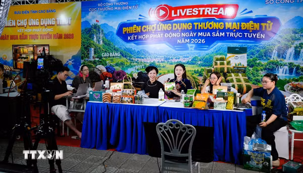 Cao Bằng mở rộng đầu ra cho nông sản từ chợ quê đến livestream