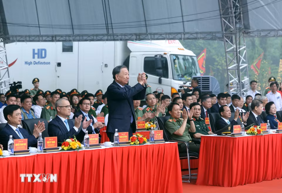 Tổng Bí thư, Chủ tịch nước Tô Lâm dự Lễ kỷ niệm 72 năm Ngày Bác Hồ về thăm Đền Hùng và khánh thành Tượng đài “Bác Hồ với Ngày hội non sông”. (Ảnh: Thống Nhất/TTXVN)