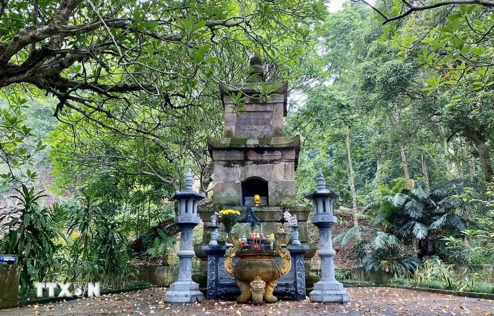 Tháp Tổ Pháp Loa. (Ảnh: TTXVN phát)