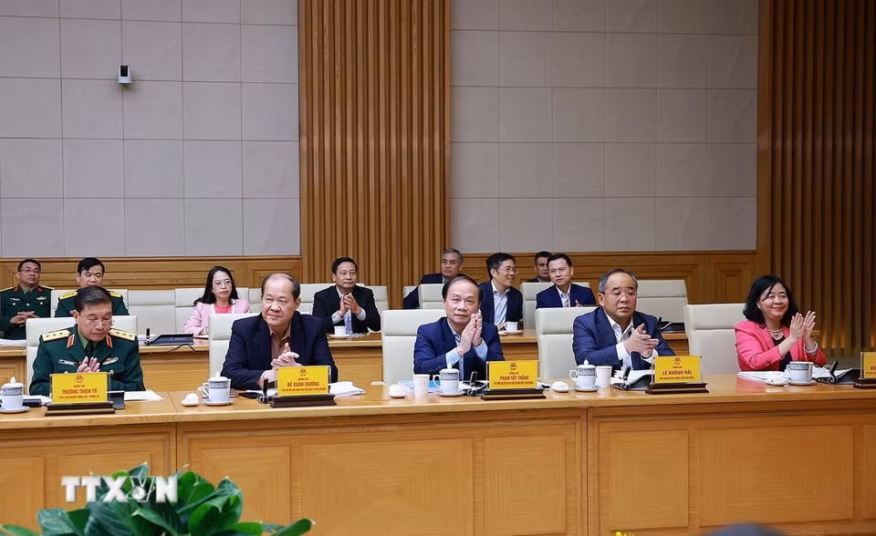 Các thành viên Hội đồng Thi đua-Khen thưởng Trung ương tham dự Phiên họp lần thứ 15 của Hội đồng. (Ảnh: Dương Giang/TTXVN)