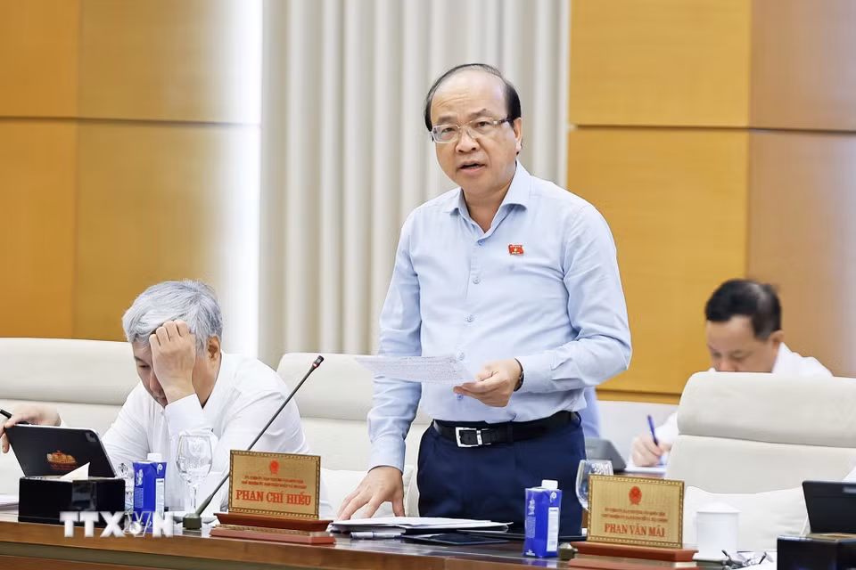 Chủ nhiệm Ủy ban Pháp luật và Tư pháp của Quốc hội Phan Chí Hiếu phát biểu. (Ảnh: Doãn Tấn/TTXVN)
