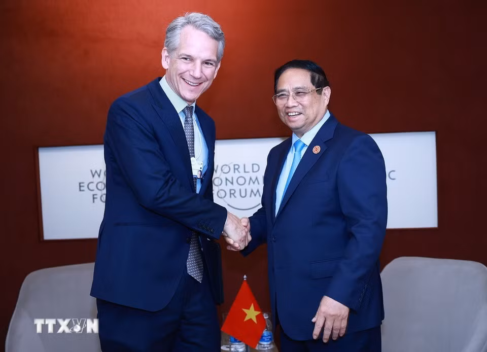 Thủ tướng Phạm Minh Chính tiếp ông Peter Koerte, Giám đốc công nghệ và Giám đốc chiến lược Tập đoàn Siemens AG (Đức). (Ảnh: Dương Giang/TTXVN)