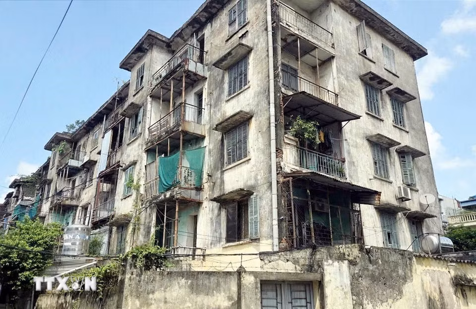 Toà nhà 5 tầng đường Trần Đăng Ninh, phường Nam Định (Ninh Bình). (Ảnh: Thái Thuần/TTXVN)