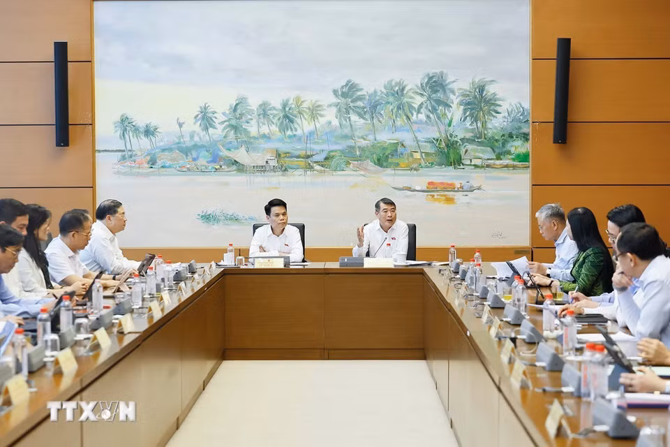 Thủ tướng Lê Minh Hưng, đại biểu Quốc hội thành phố Hải Phòng phát biểu. (Ảnh: Doãn Tấn/TTXVN)