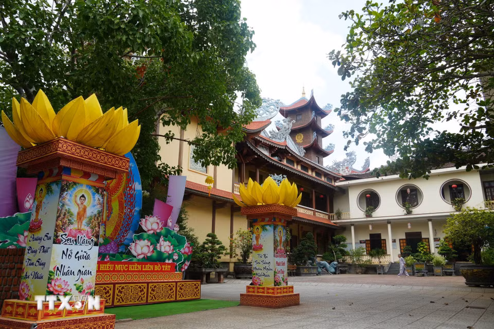 Chùa Cam Lộ được xây dựng từ năm 1940, đến nay trải qua nhiều biến thiên của lịch sử, chùa đã nhiều lần được trùng tu, tôn tạo. (Ảnh: Tường Vi/TTXVN)