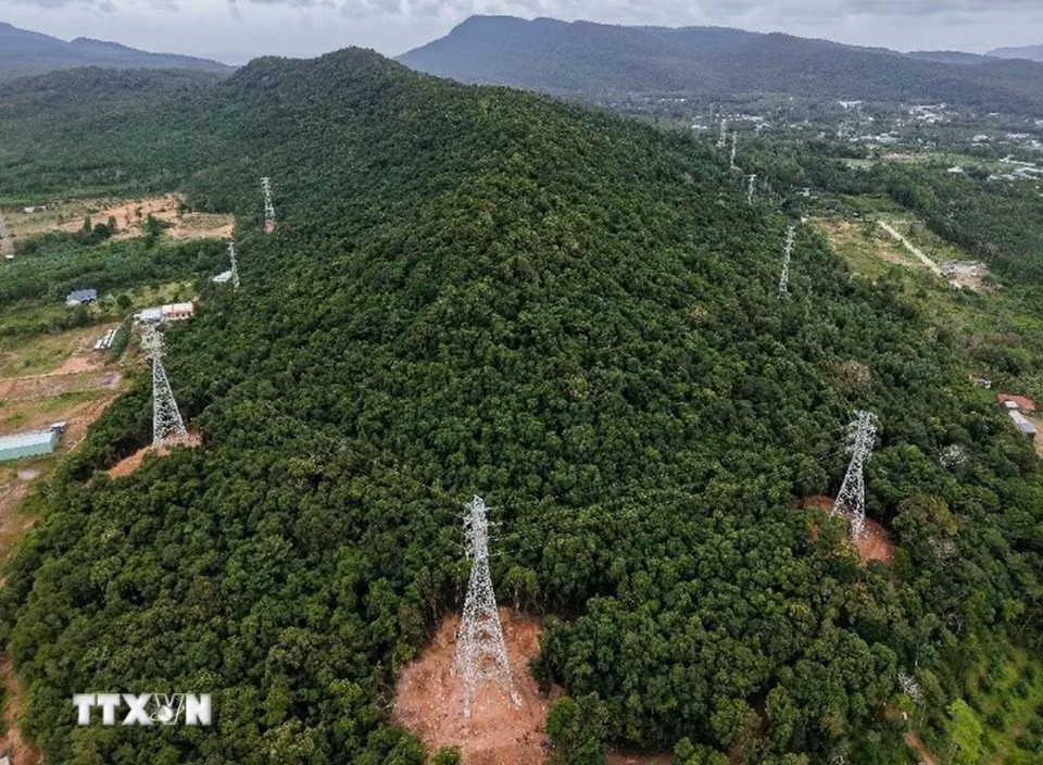 Các công trình điện trên địa bàn đặc khu Phú Quốc (An Giang). (Ảnh: TTXVN phát)