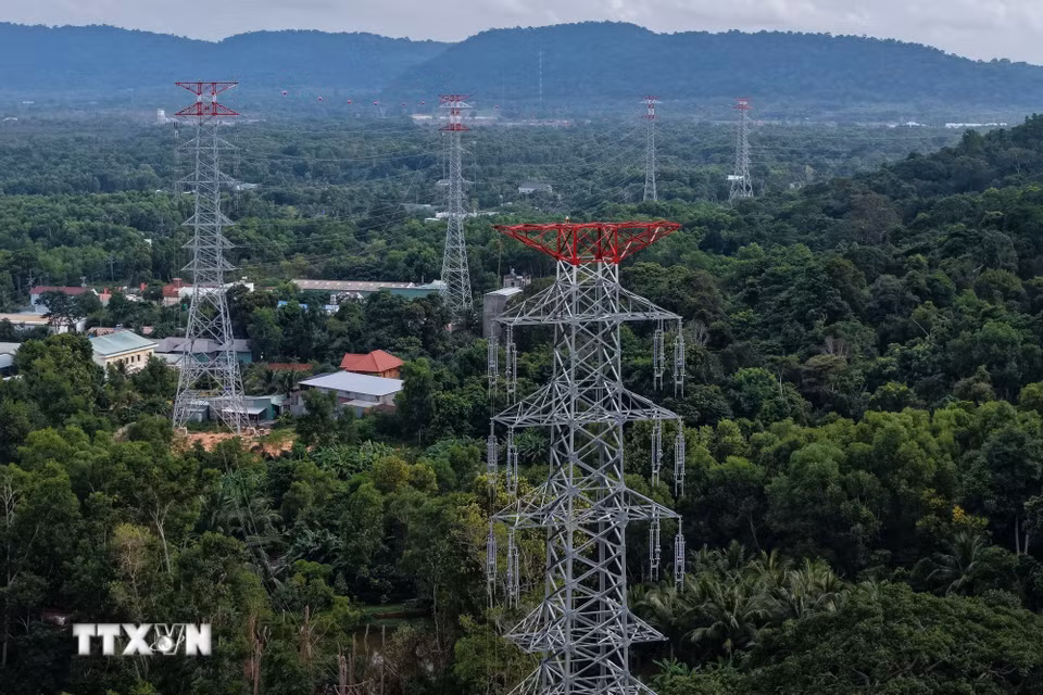 Các công trình điện trên địa bàn đặc khu Phú Quốc (An Giang). (Ảnh: TTXVN phát)