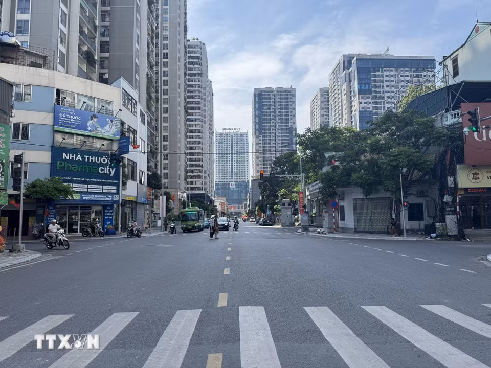Giao thông trên đường Nguyễn Tuân sáng ngày 1/9/2026 khá là thông thoáng. (Ảnh: Quốc Lũy/TTXVN)