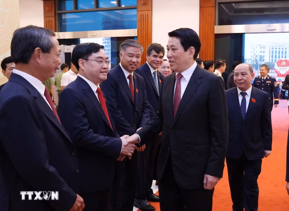 Chủ tịch nước Lương Cường với các đại biểu dự Đại hội. (Ảnh: Lâm Khánh/TTXVN)
