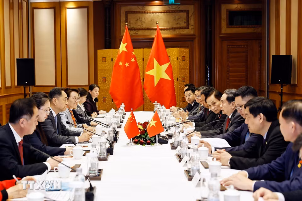 Chủ tịch Quốc hội Trần Thanh Mẫn tiếp các nhân sỹ hữu nghị Trung Quốc. (Ảnh: Doãn Tấn/TTXVN)