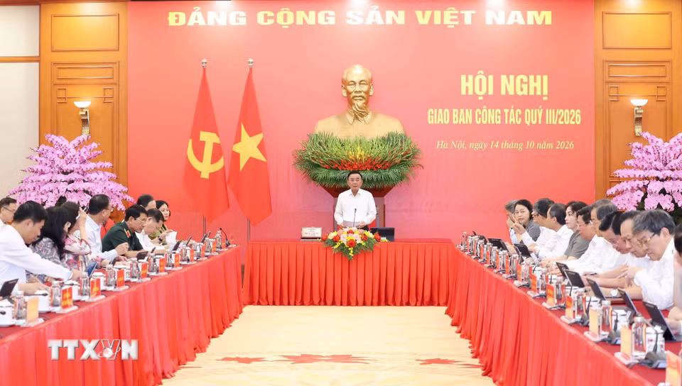Thường trực Ban Bí thư Trần Cẩm Tú chủ trì hội nghị giao ban quý 3 với các tổ chức đảng trực thuộc Trung ương. (Ảnh: Phương Hoa/TTXVN)